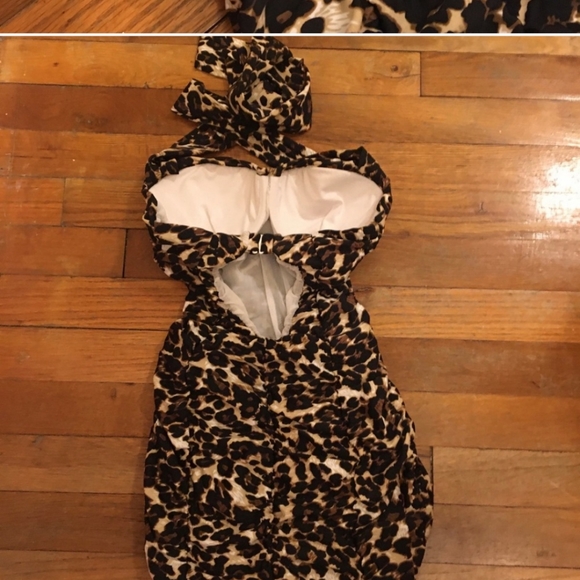 1950s Style Pinup Swimsuit By Unique Vintage - Picture 3 of 5